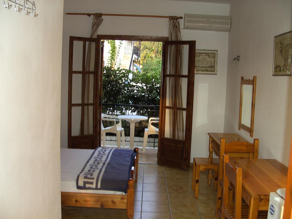 Marilena Apartments & Studios Ipsos Ruang foto