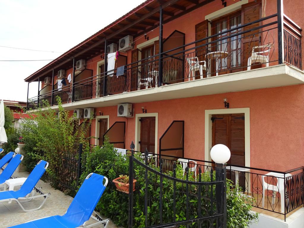 Marilena Apartments & Studios Ipsos Bagian luar foto