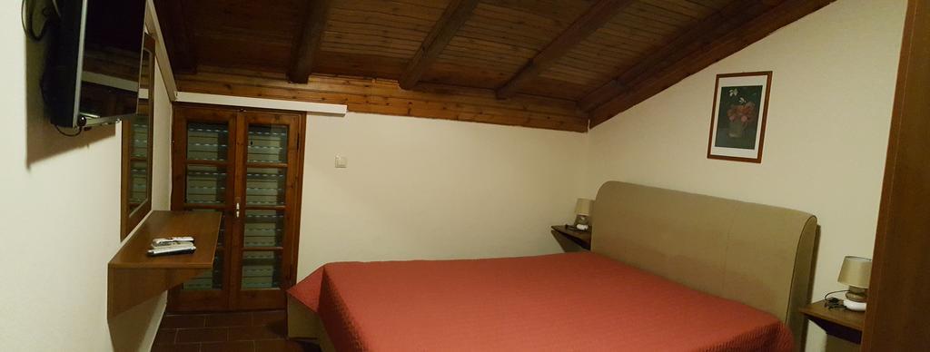 Marilena Apartments & Studios Ipsos Bagian luar foto