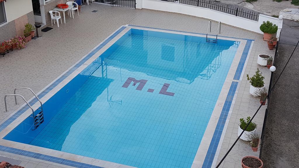 Marilena Apartments & Studios Ipsos Bagian luar foto