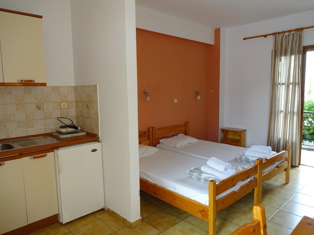 Marilena Apartments & Studios Ipsos Bagian luar foto