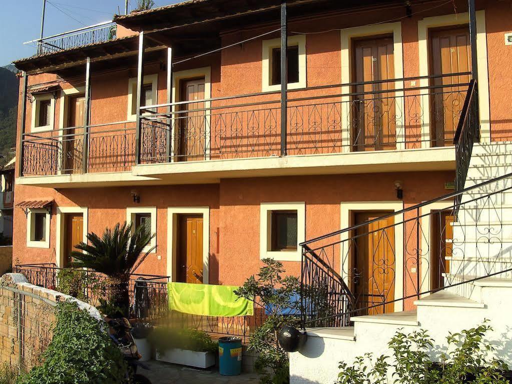 Marilena Apartments & Studios Ipsos Bagian luar foto