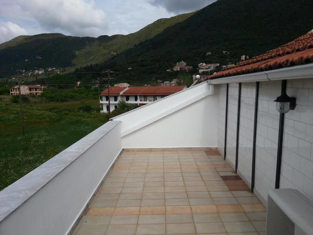 Marilena Apartments & Studios Ipsos Bagian luar foto
