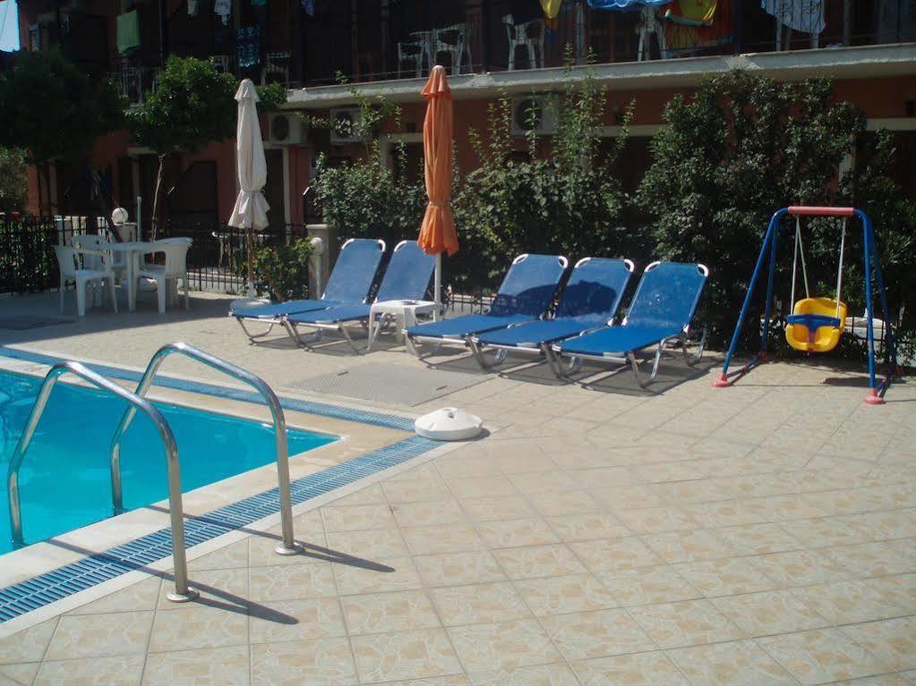 Marilena Apartments & Studios Ipsos Bagian luar foto